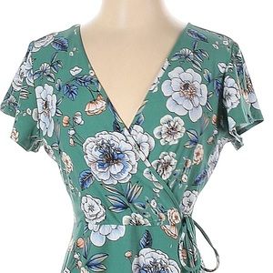 Lovely casual floral dress for spring!